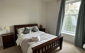 Comfy Two Bedroom Apartment Right In The City Centre